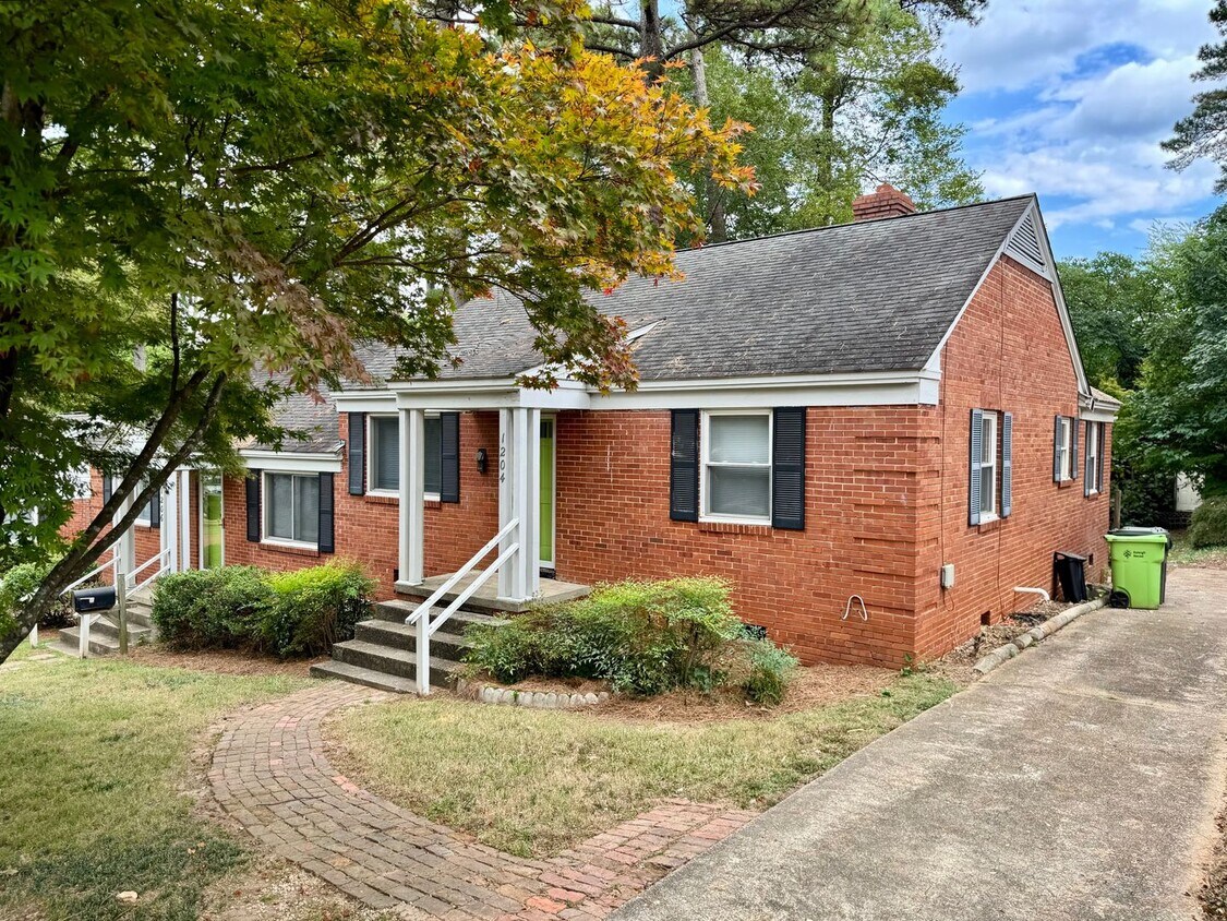 Primary Photo - 1204 Duplin Rd