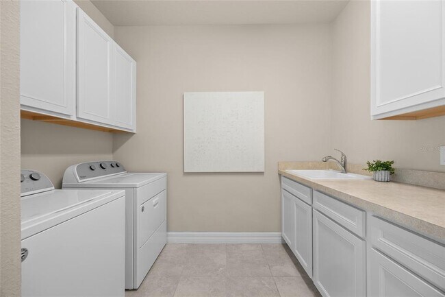 Foto del edificio - 2880 E Lake Pointe Dr