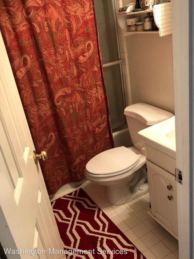1 Br 1 Bath House 1757 Q St Nw Apt B House For Rent In