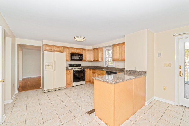 Building Photo - 16 Elana Dr