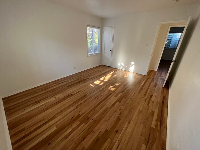Building Photo - 3860 Inglewood Blvd