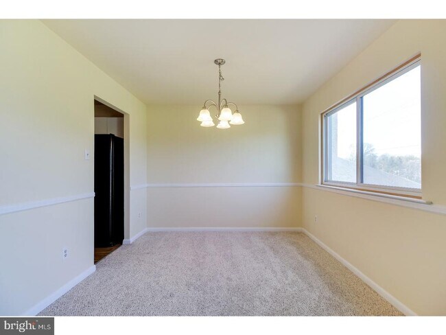 Building Photo - 207 Josephs Way