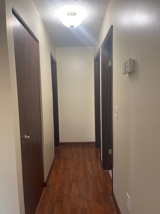 Hallway to Bed / Bath - 4517 Scott Trl