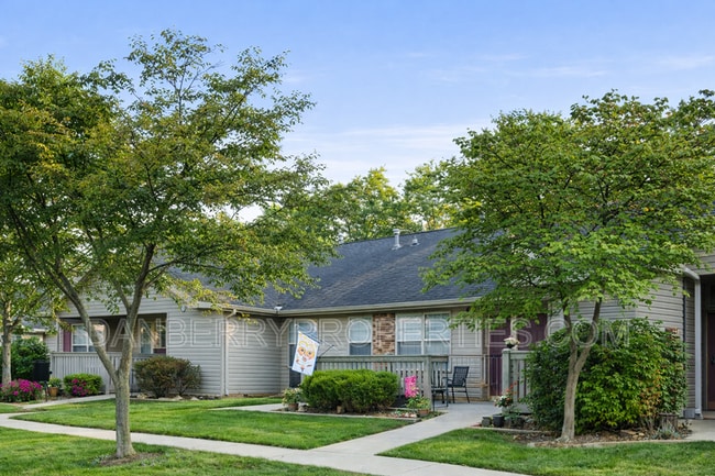 Foto del edificio - 1728 W Market St