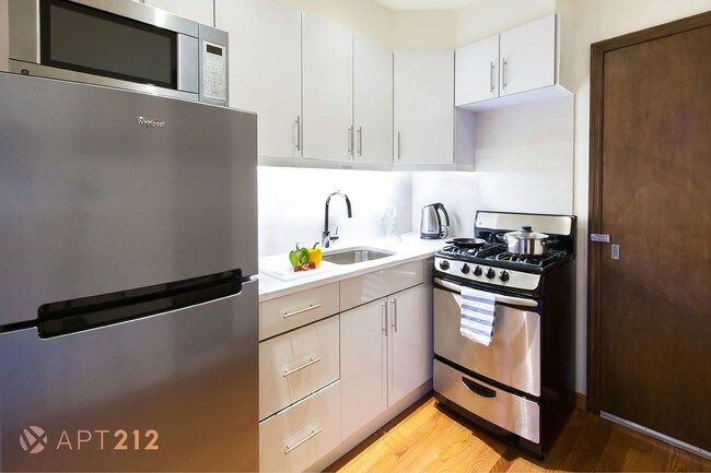 Foto del edificio - 230 Sullivan St