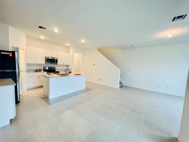 Building Photo - 6939 Harbours Edge Ave