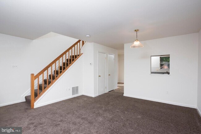Building Photo - 9526 Clocktower Ln