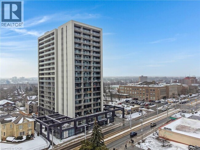 Building Photo - 741 King St W