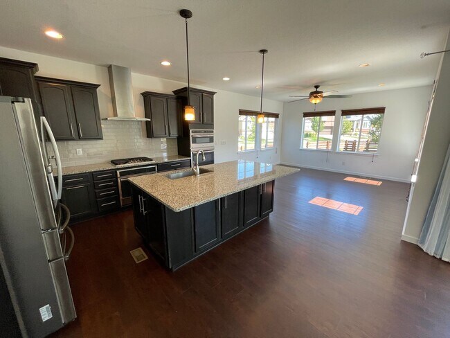 Building Photo - Modern and Spacious 3B/2.5 Bath Erie Home ...