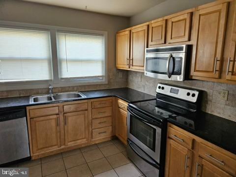 Primary Photo - 215 Northampton Dr