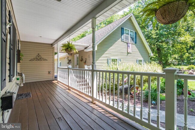 Foto del edificio - 1577 Chestnut Ridge Rd