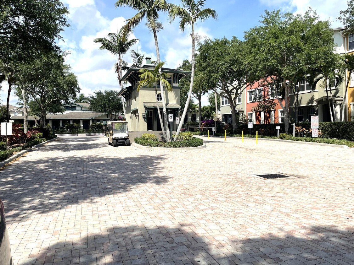 590 Amador Ln Unit 5, West Palm Beach, FL 33401 Condo for Rent in