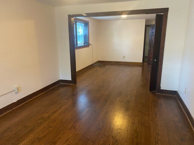salas de estar y comedores - 4246 N Keeler Ave