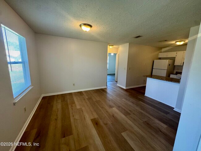 Foto del edificio - 8846 Cavender Dr