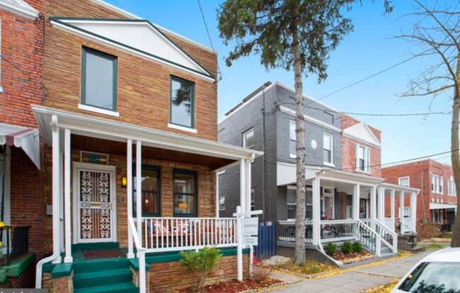 Photo - 528 Roxboro Pl NW Apartment