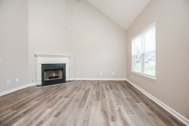 Building Photo - 6628 Shadyview Dr