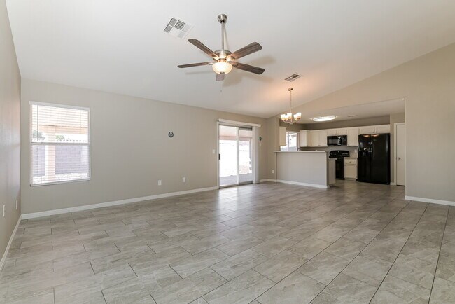 Foto del edificio - 1042 Juniper Ridge Ave