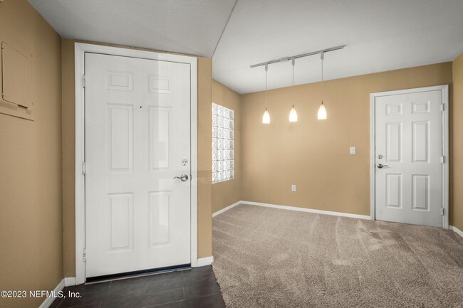Building Photo - 10150 Belle Rive Blvd