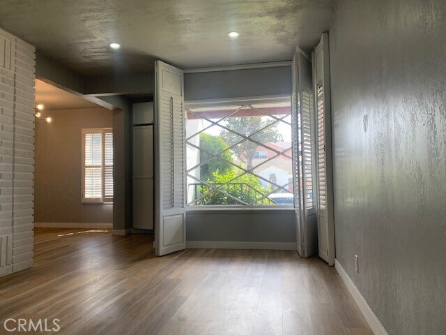 Building Photo - 3201 W 108th St