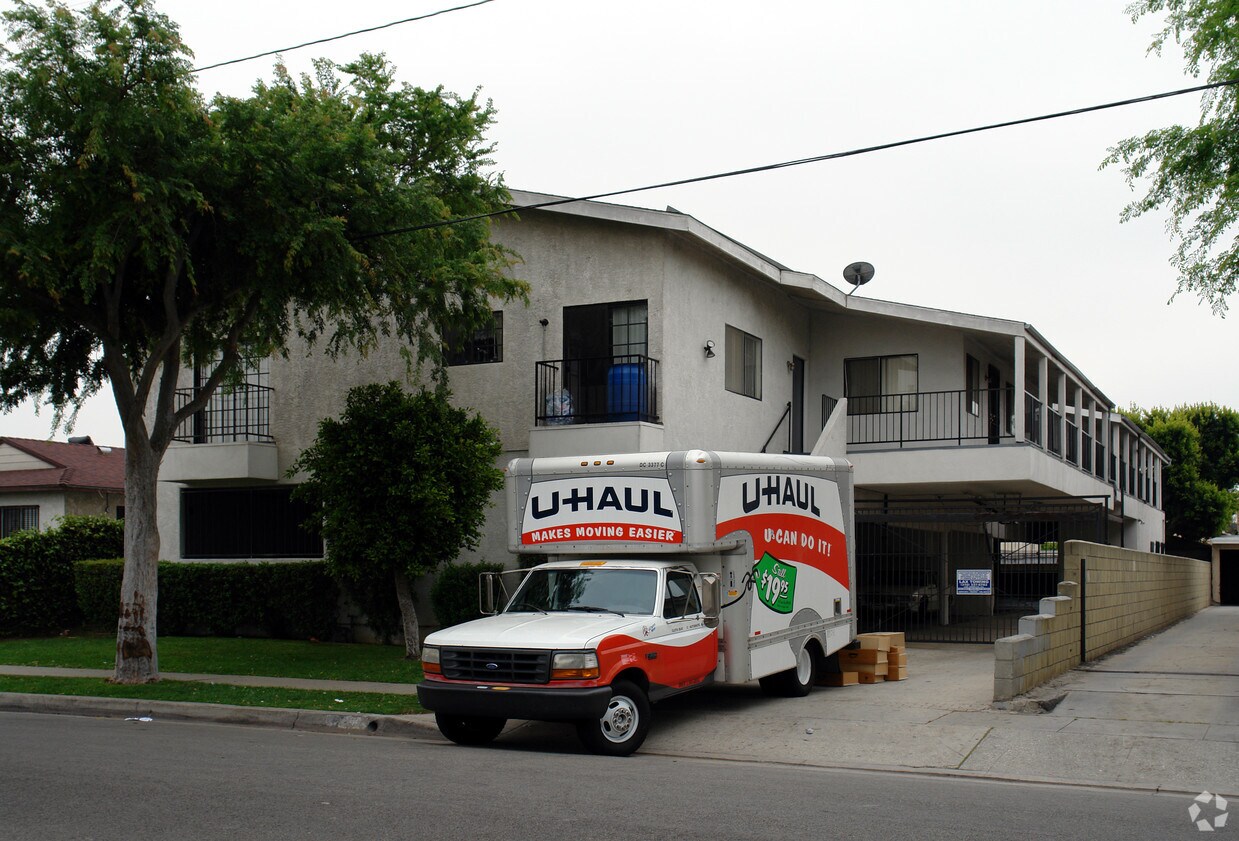 Primary Photo - 3940 W. 112th St.