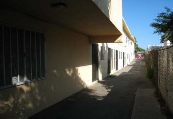 Building Photo - 6109 Mesa Ave