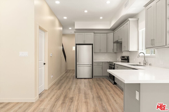 Building Photo - 3500 1/2 La Clede Ave