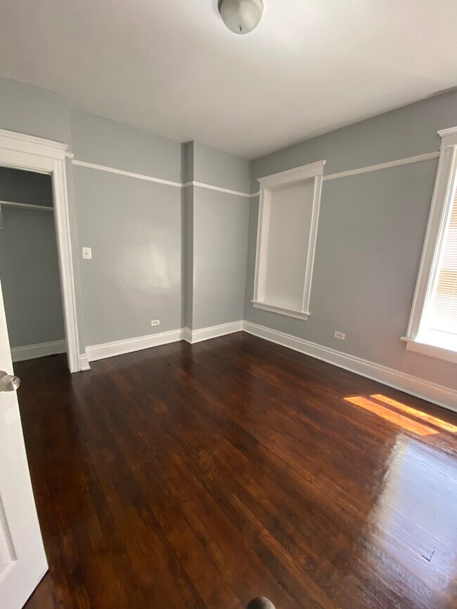 Building Photo - 6559 S Eberhart Ave