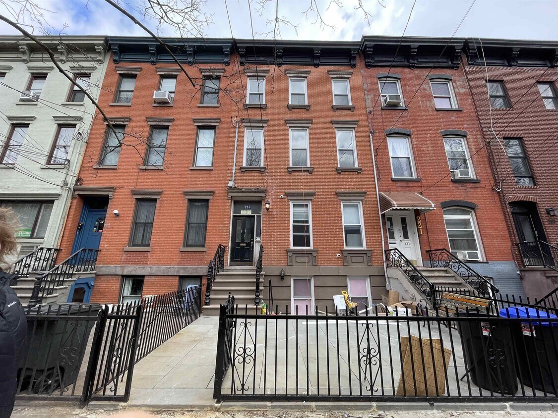 223 Garden St Unit 3, Hoboken, NJ 07030 Condo for Rent in Hoboken, NJ