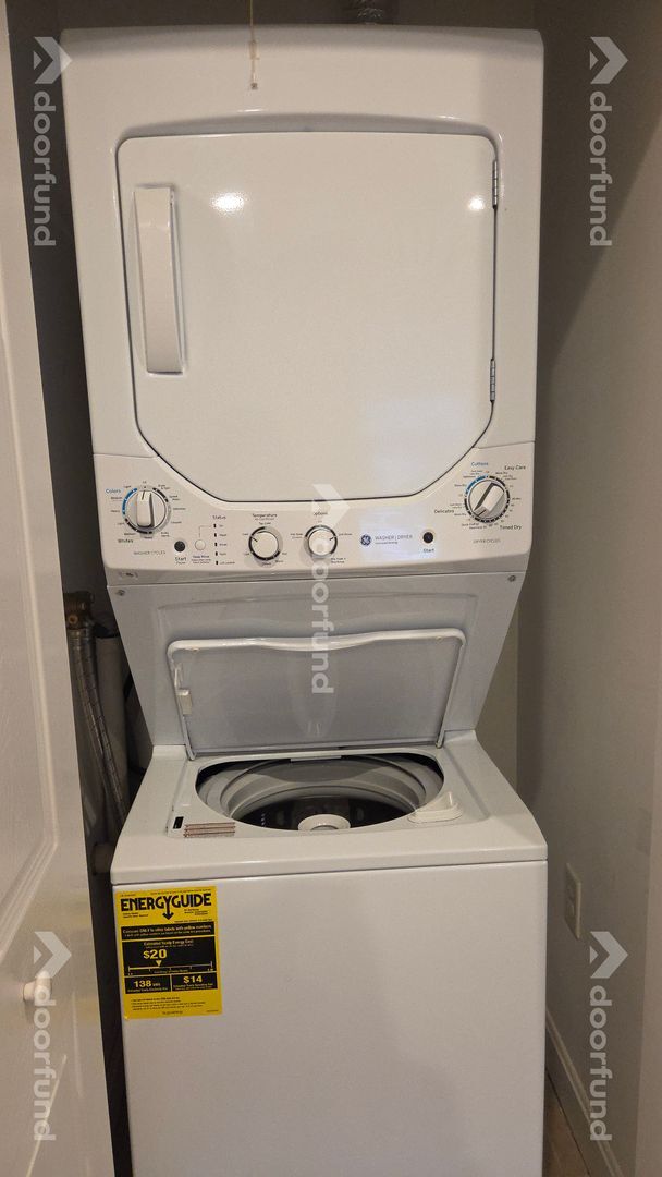 Building Photo - 3 Main St