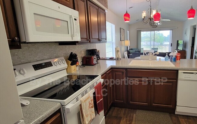 Building Photo - 627 Waterway Village Blvd