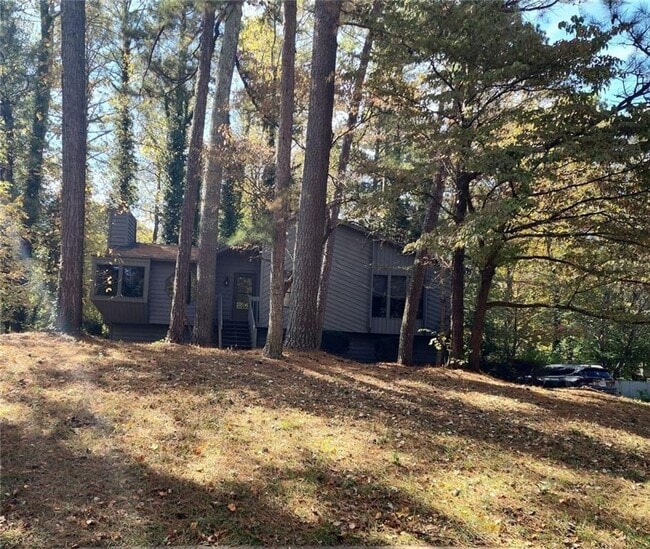 Building Photo - 258 Rustic Ridge Dr NE