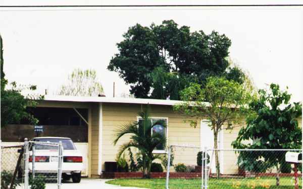 Primary Photo - 4928-4930 Vincent Ave