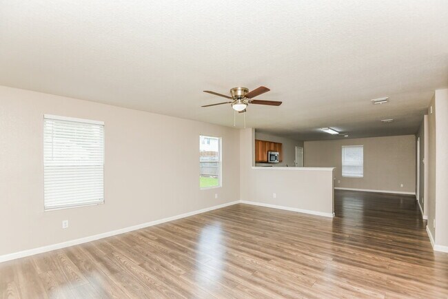 Foto del edificio - 4936 Water Ridge Ln