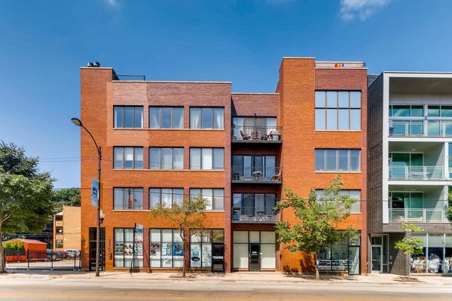 Primary Photo - 2250 W Chicago Ave