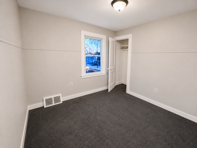 Foto del edificio - 12502 Forest Ave