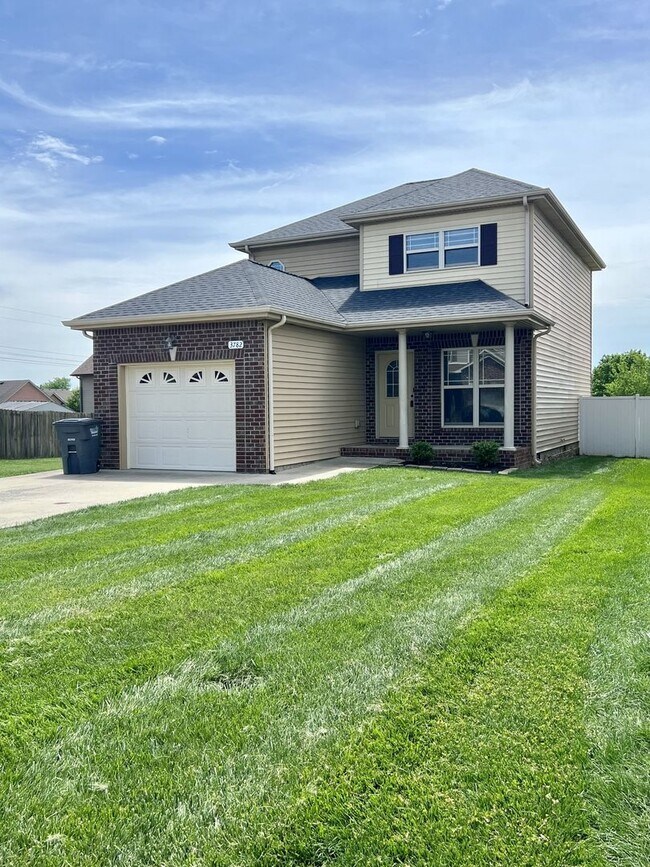 Building Photo - Beautiful Home Available Now!
