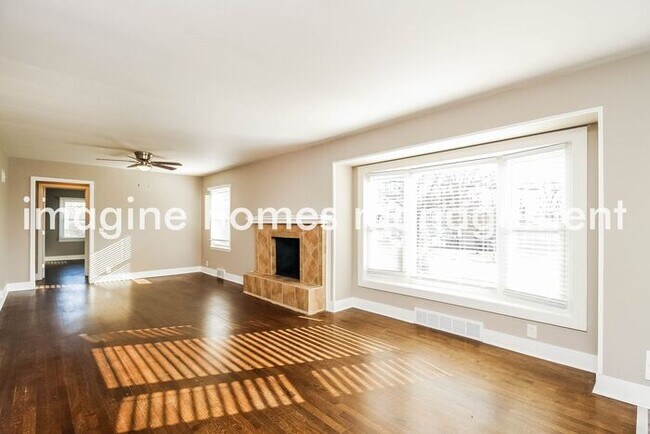 Building Photo - Charming 3 Bedroom Home in Kansas City!
