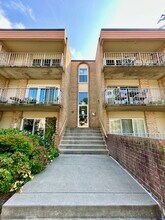 Building Photo - 11925 Parklawn Dr