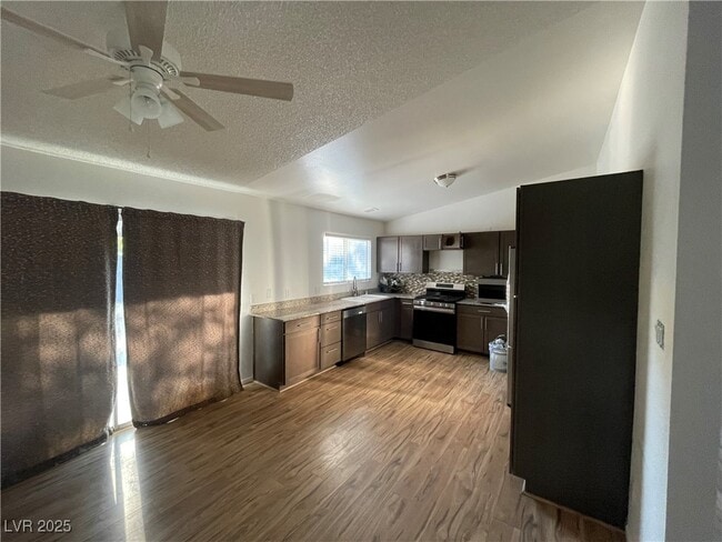 Building Photo - 1306 Esther Dr