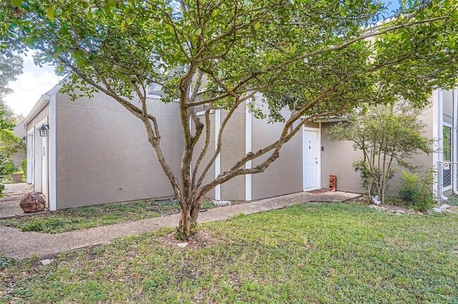 Foto del edificio - 6810 Thorncliffe Dr