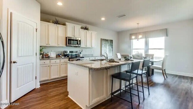 Foto del edificio - 220 Bridge Harbor Dr