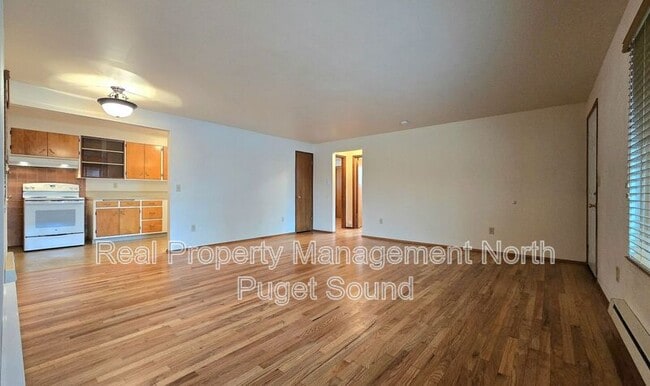 Building Photo - 710 Beach Ave