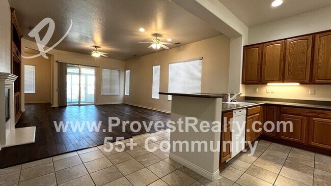 Foto del edificio - Beautiful 2 Bed, 2 Bath Del Webb (55+ Seni...