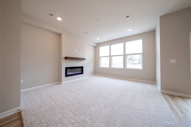 Building Photo - 6269 Larkspur Ln