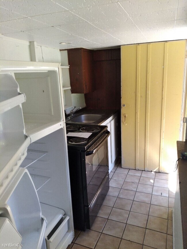 Foto del edificio - Studio, 1 bath House - 5514 44th St N