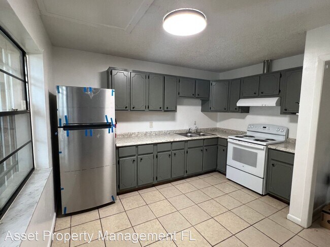 Foto del edificio - 2 br, 1 bath House - 3205 SW 26th Terrace ...