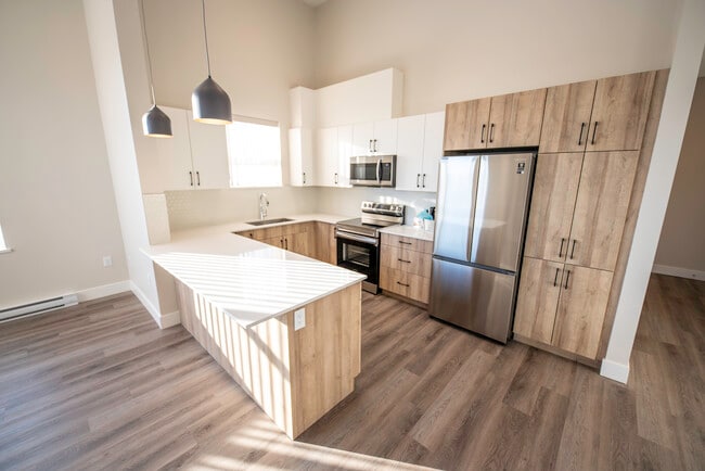 Building Photo - Forest Glen III Apartments