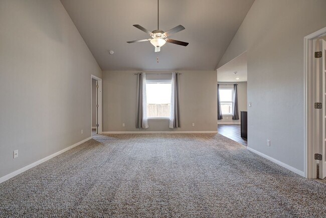 Foto del edificio - $500 Off the First Full Months Rent!!