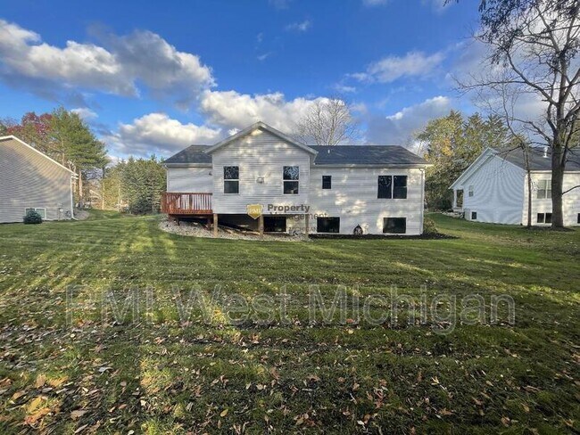 Building Photo - 6069 Coventry Woods Dr NE