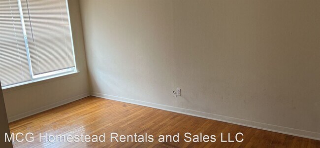 Foto del edificio - 4 br, 1 bath House - 1507 Zephyr Rd